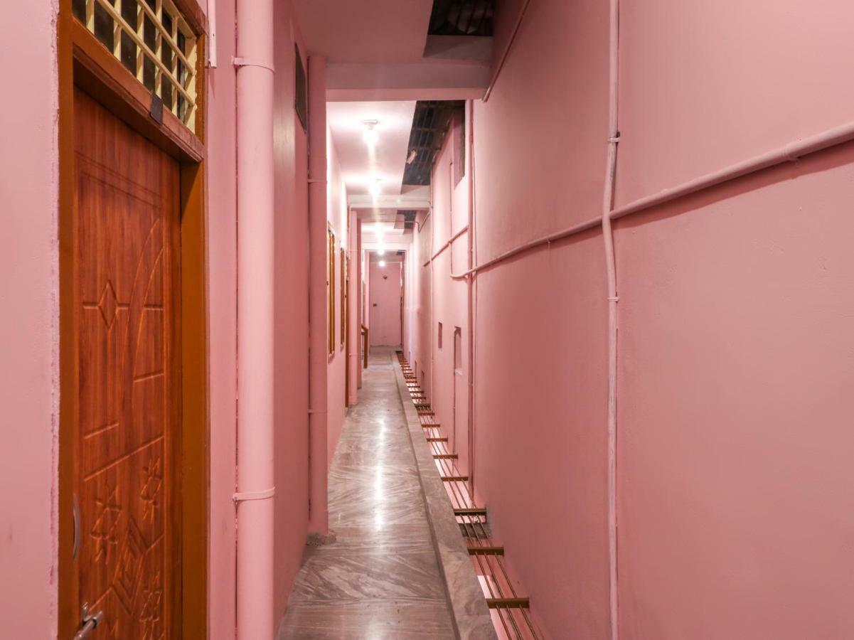 Oyo 46737 Sri Annamalai Residency Hotel Tiruvannāmalai Buitenkant foto